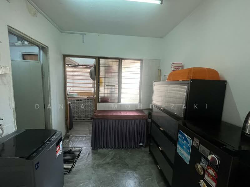 Flat for Rent at Flat Taman Melati Blok A - Danial Mohd Zaki - Kitchen - PropertyGuru.com.my