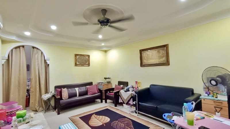 Rumah Teres 1 Tingkat untuk Dijual di Seksyen 20 (Shah Alam) - Azmi . - Living Room - PropertyGuru.com.my
