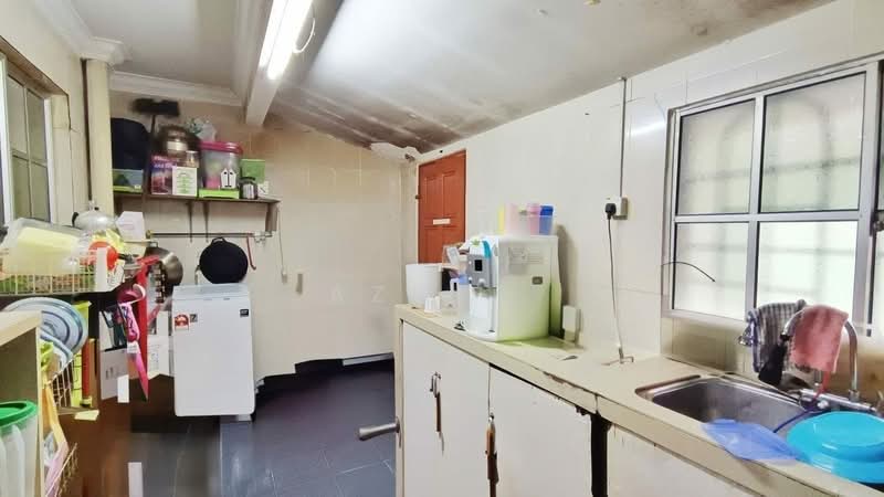 Rumah Teres 1 Tingkat untuk Dijual di Seksyen 20 (Shah Alam) - Azmi . - Kitchen - PropertyGuru.com.my