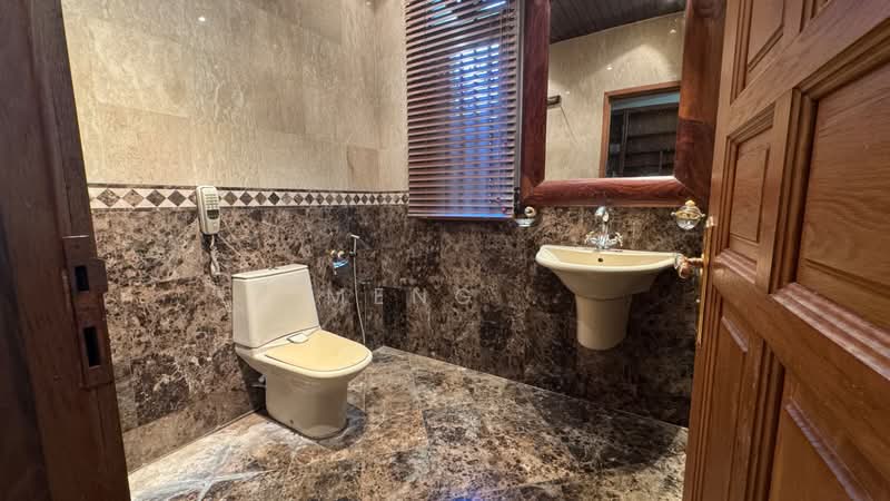 Bungalow House untuk Dijual di George Town (Penang) - Meng . - Bathroom - PropertyGuru.com.my