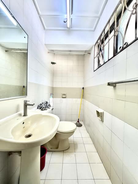 Condominium for Sale at Tivoli Villas - Ahmad Farhi - Bathroom - PropertyGuru.com.my