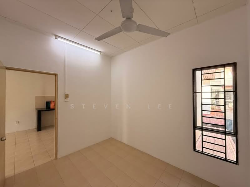 Rumah Bandar untuk Dijual di Bandar Country Homes (Rawang) - Steven Lee - Interior - PropertyGuru.com.my