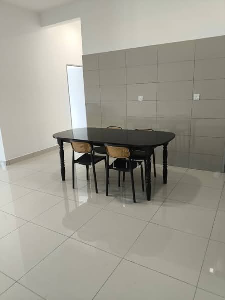 Kondominium untuk Disewa di Residensi Bintang - JJ Lim - Dining Room - PropertyGuru.com.my