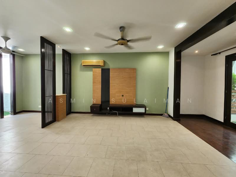 Rumah Teres 2 Tingkat untuk Dijual di Bukit Jelutong (Shah Alam) - Yasmin Sulaiman - Living Room - PropertyGuru.com.my