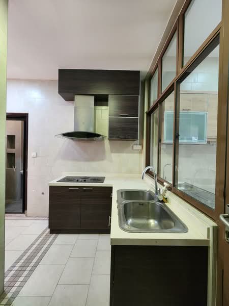 Rumah Teres 2 Tingkat untuk Dijual di Bukit Jelutong (Shah Alam) - Yasmin Sulaiman - Kitchen - PropertyGuru.com.my