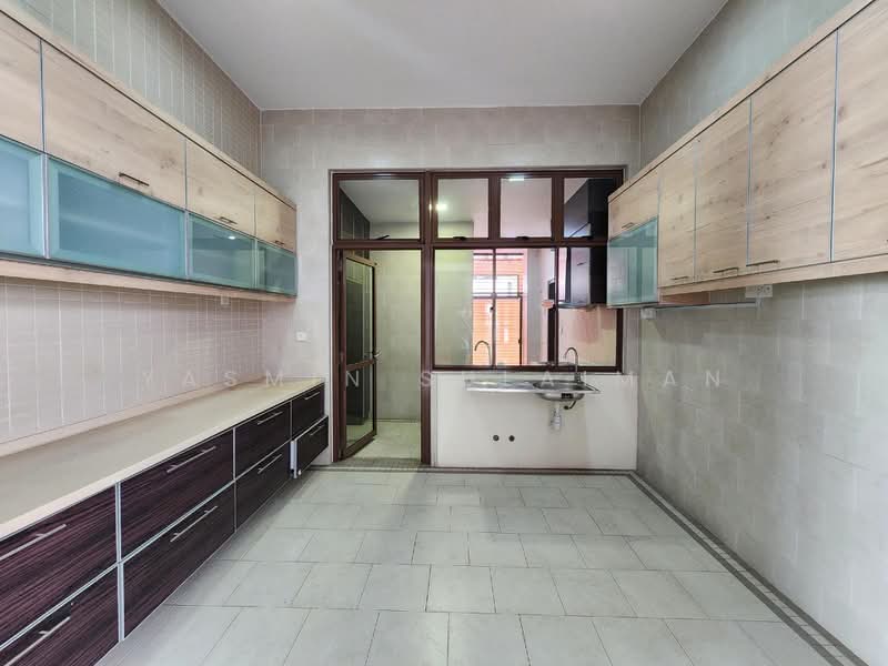 Rumah Teres 2 Tingkat untuk Dijual di Bukit Jelutong (Shah Alam) - Yasmin Sulaiman - Kitchen - PropertyGuru.com.my