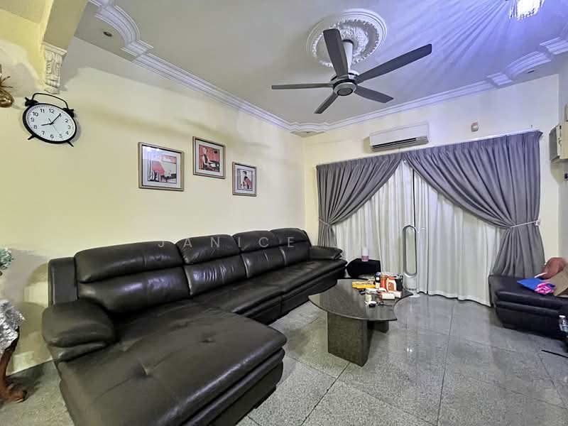 2-storey Terraced House for Sale in Taman Bukit Cheras (Cheras) - Janice Lau - Living Room - PropertyGuru.com.my