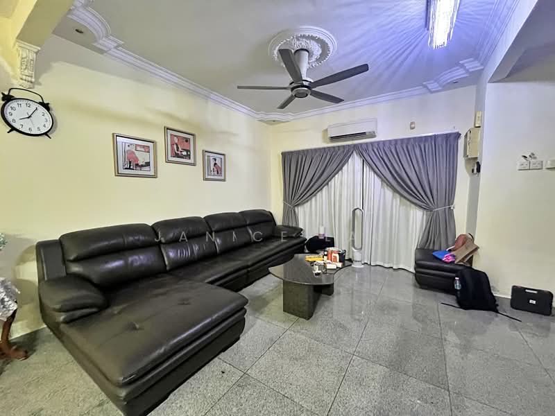 2-storey Terraced House for Sale in Taman Bukit Cheras (Cheras) - Janice Lau - Living Room - PropertyGuru.com.my
