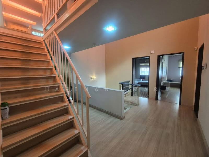 Rumah Teres 2-Tingkat untuk Dijual di Bandar Nusaputra (Puchong) - Hazeman Omar - Corridor - PropertyGuru.com.my