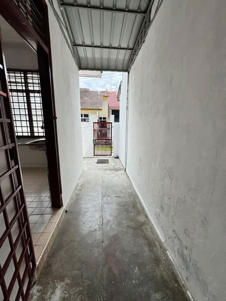 Rumah Teres 1-Tingkat untuk Dijual di Taman Puteri Wangsa (Ulu Tiram) - Zeon Lim - Exterior - PropertyGuru.com.my