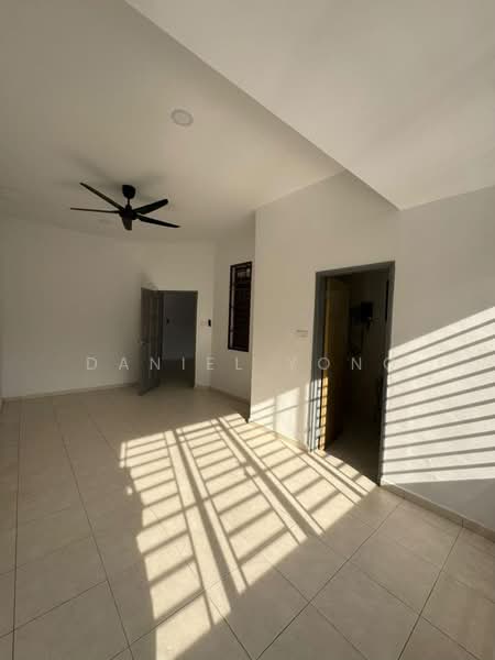 Rumah Teres 2-Tingkat untuk Dijual di Taman Johor Jaya (Johor Bahru) - Daniel Yong - Living Room - PropertyGuru.com.my