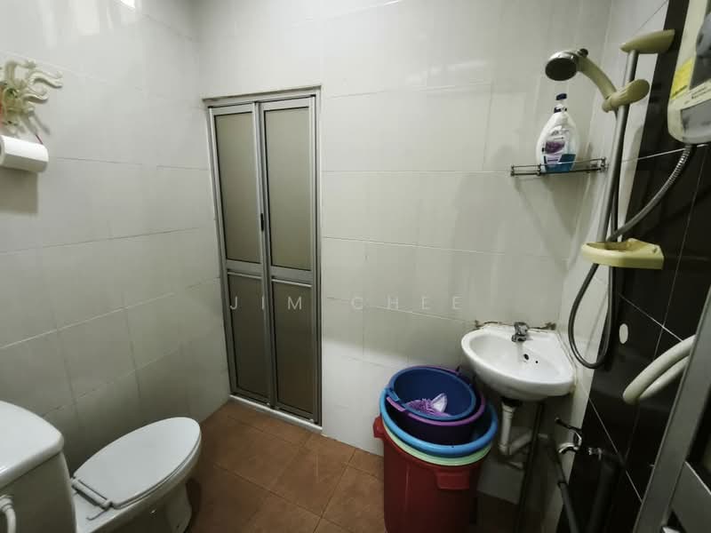 Rumah Teres untuk Dijual di Kuala Krai (Kelantan) - Jim Chee - Bathroom - PropertyGuru.com.my
