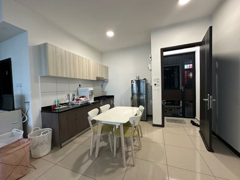 Kediaman Servis untuk Dijual di Molek Regency - Queenie Ng - Kitchen - PropertyGuru.com.my