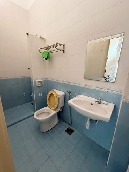 2.5-storey Terraced House for Rent in Taman Gaya (Ulu Tiram) - Daniel Yong - Bathroom - PropertyGuru.com.my