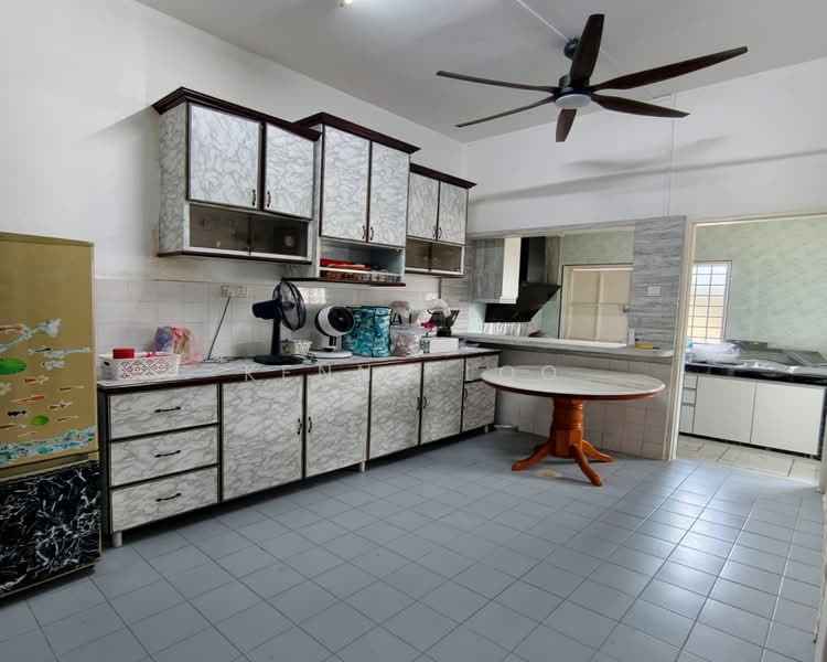 Rumah Teres 2-Tingkat untuk Dijual di Bukit Ubi (Kuantan) - Kenny Loo - Kitchen - PropertyGuru.com.my