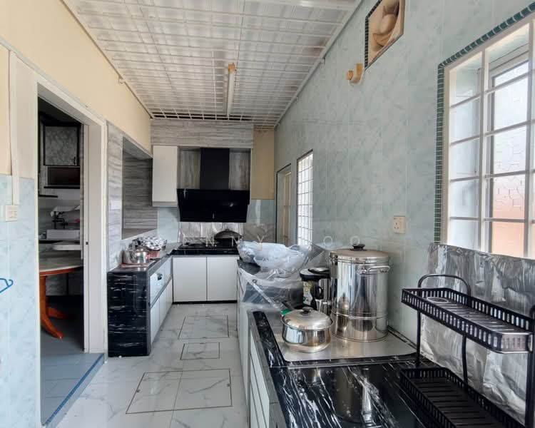 Rumah Teres 2-Tingkat untuk Dijual di Bukit Ubi (Kuantan) - Kenny Loo - Kitchen - PropertyGuru.com.my