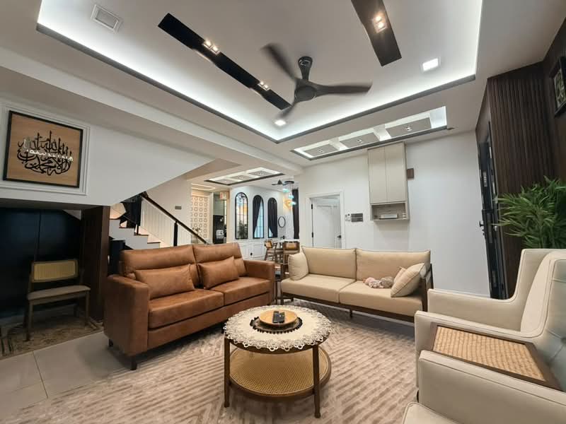 Rumah Berkembar untuk Dijual di Ukay Perdana (Ulu Kelang) - Anna H - Living Room - PropertyGuru.com.my