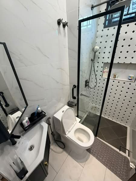 Rumah Berkembar untuk Dijual di Ukay Perdana (Ulu Kelang) - Anna H - Bathroom - PropertyGuru.com.my