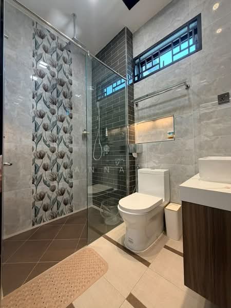 Rumah Berkembar untuk Dijual di Ukay Perdana (Ulu Kelang) - Anna H - Bathroom - PropertyGuru.com.my