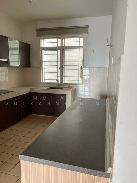 Kondominium untuk Disewa di Pearl Avenue - Muhammad Zulkarnain Nur Salim - Kitchen - PropertyGuru.com.my