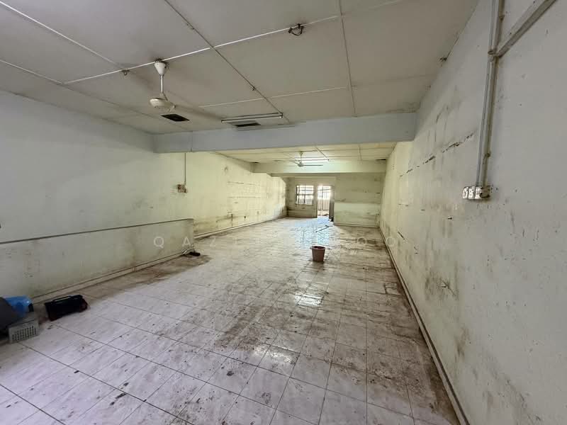 Shop for Sale in Sungai Siput (Perak) - Qazin Khoo - Interior - PropertyGuru.com.my