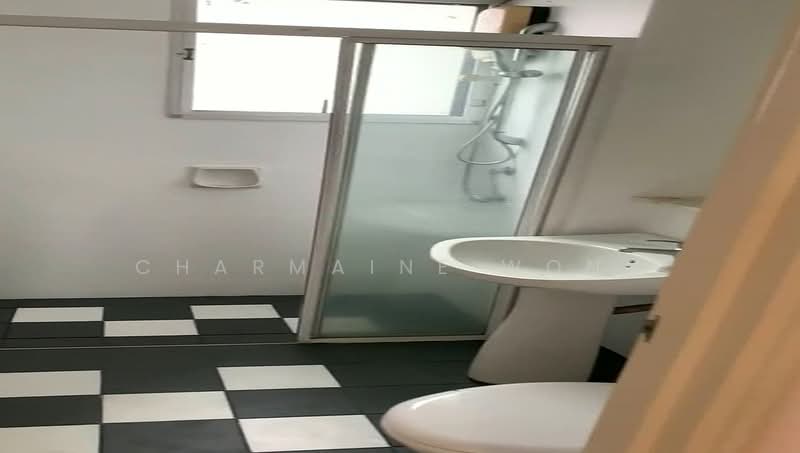 Kondominium untuk Disewa di Impiana On The Waterfront Condominium - Charmaine Wong - Bathroom - PropertyGuru.com.my