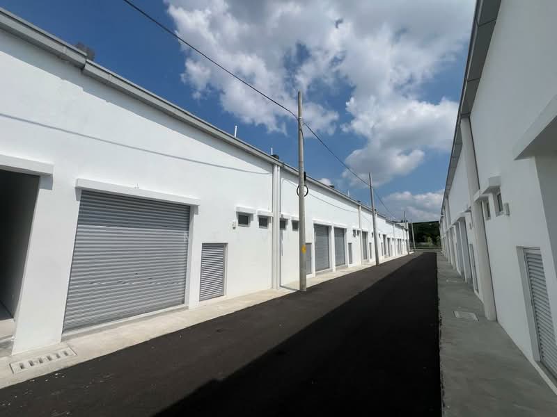 Shop for Rent in Bandar Tasik Kesuma (Beranang) - Melvin . - Exterior - PropertyGuru.com.my