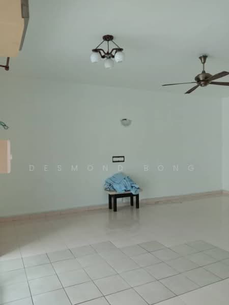 Rumah Teres 2-Tingkat untuk Disewa di Taman Desa Tebrau (Tebrau) - Desmond Bong - Living Room - PropertyGuru.com.my