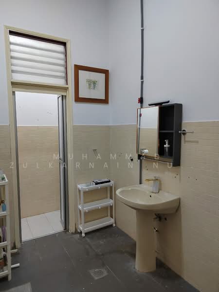 Rumah Teres 2-Tingkat untuk Disewa di Ulu Kelang (Selangor) - Muhammad Zulkarnain Nur Salim - Bathroom - PropertyGuru.com.my