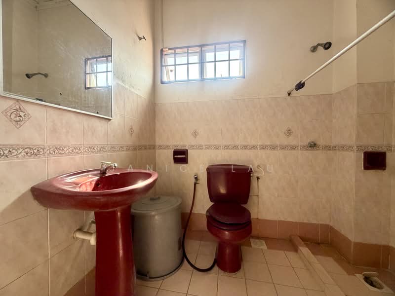 Rumah Teres 2 Tingkat untuk Dijual di Bandar Tun Hussein Onn (Cheras) - Janice Lau - Bathroom - PropertyGuru.com.my