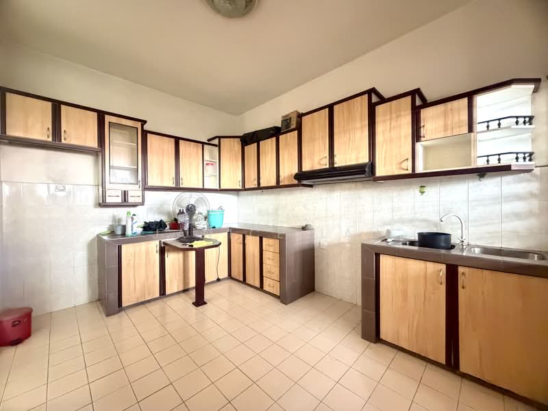 Rumah Teres 2 Tingkat untuk Dijual di Bandar Tun Hussein Onn (Cheras) - Janice Lau - Kitchen - PropertyGuru.com.my