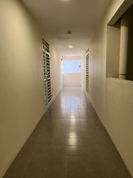 Kondominium untuk Disewa di Residensi Sateria - YC Lee - Corridor - PropertyGuru.com.my