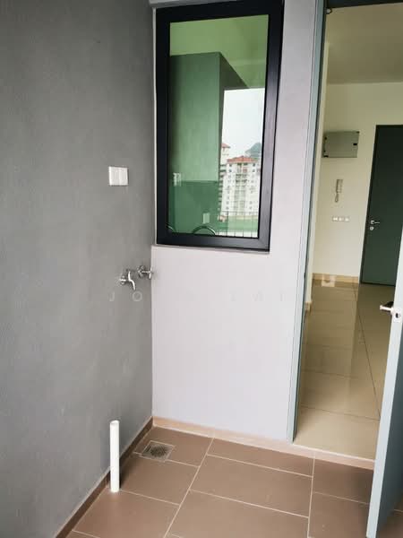 Servis Apartment untuk Dijual di Fortune Centra - John Lai - Balcony - PropertyGuru.com.my