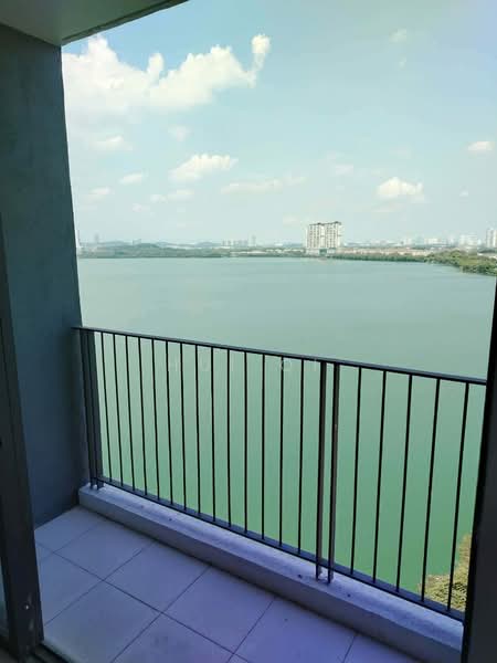 Kediaman Servis untuk Disewa di E'Island Lake Haven - Hui Qi - Balcony - PropertyGuru.com.my