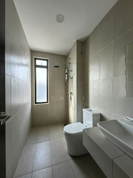 Rumah Teres untuk Disewa di Iskandar Puteri (Nusajaya) (Johor) - Zeon Lim - Bathroom - PropertyGuru.com.my