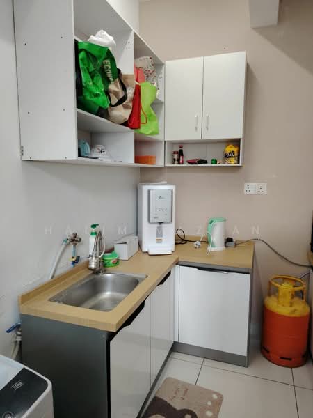 Servis Apartment untuk Disewa di De Centrum Residences - Halim Mazlan - Kitchen - PropertyGuru.com.my