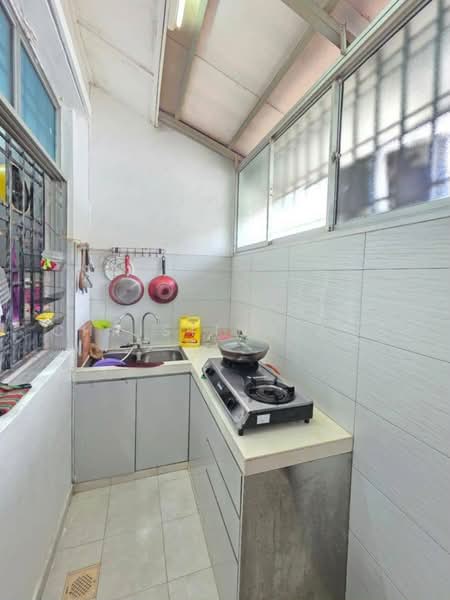 Rumah Teres 1-Tingkat untuk Dijual di Taman Setia Indah (Tebrau) - Christina Ang - Kitchen - PropertyGuru.com.my