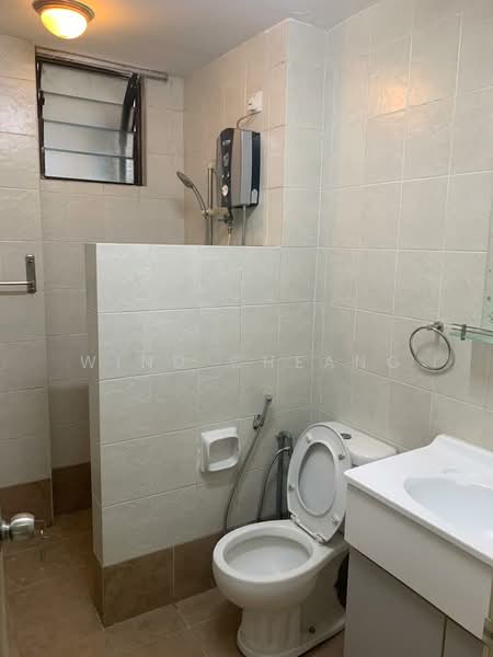 Kondominium untuk Dijual di Casa Tropicana - Wind Cheang - Bathroom - PropertyGuru.com.my