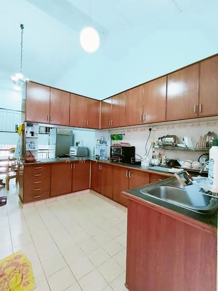 Rumah Teres 1.5-Tingkat untuk Dijual di Taman Bukit Jaya (Ulu Tiram) - Amy Lee - Kitchen - PropertyGuru.com.my