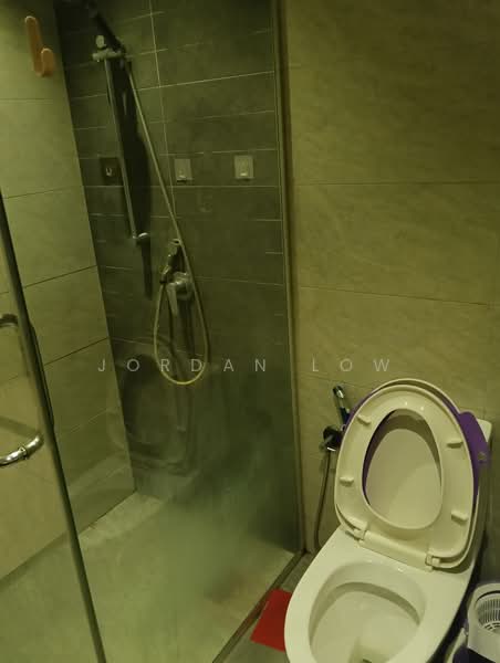 Condominium for Rent at Vivo Residential Suites - Jordan Low - Bathroom - PropertyGuru.com.my