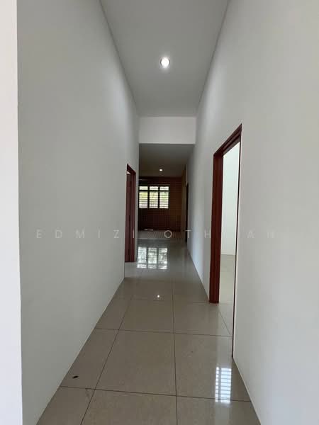 Semi-Detached House for Sale in Sikamat (Negeri Sembilan) - Edmizi Othman - Corridor - PropertyGuru.com.my