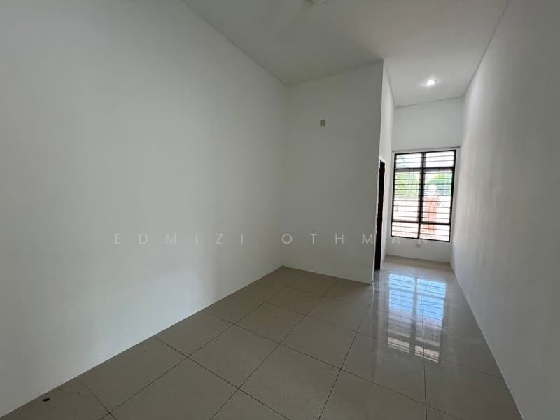 Semi-Detached House for Sale in Sikamat (Negeri Sembilan) - Edmizi Othman - Interior - PropertyGuru.com.my