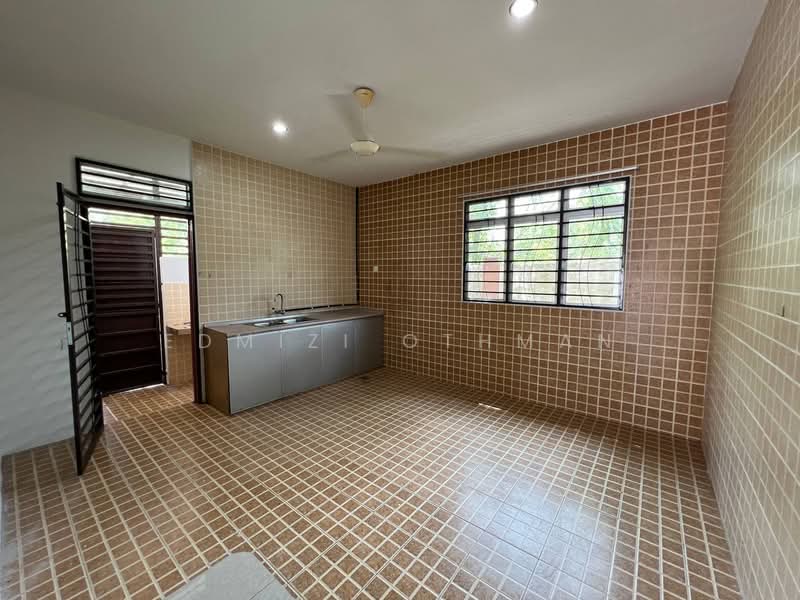 Semi-Detached House for Sale in Sikamat (Negeri Sembilan) - Edmizi Othman - Kitchen - PropertyGuru.com.my