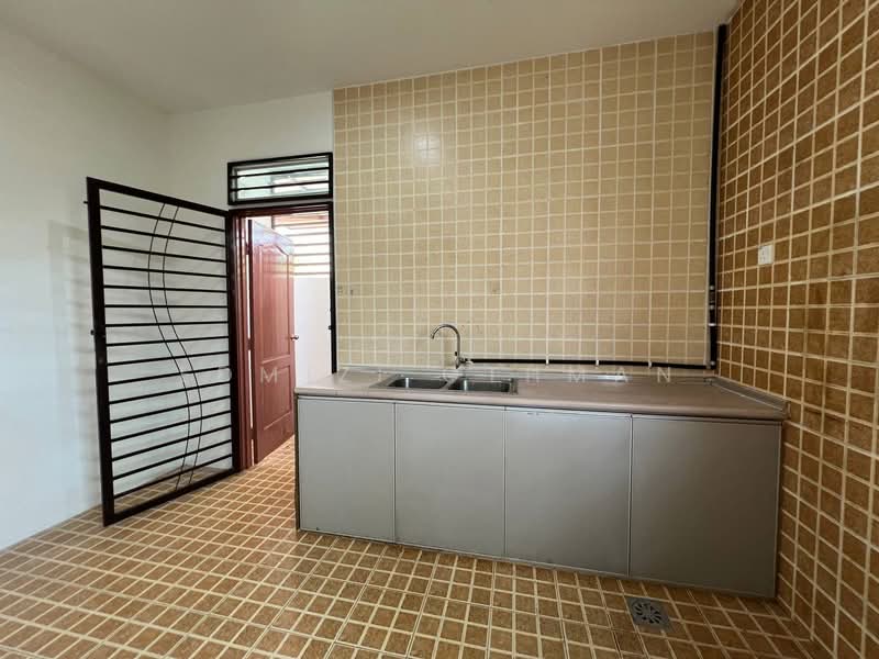 Semi-Detached House for Sale in Sikamat (Negeri Sembilan) - Edmizi Othman - Kitchen - PropertyGuru.com.my