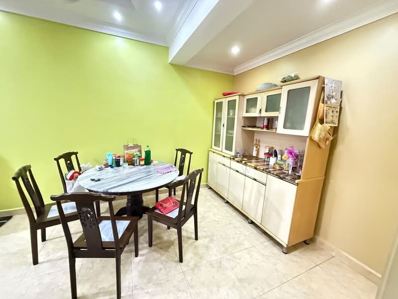 2-storey Terraced House for Rent in Taman Sri Pulai Perdana (Skudai) - Glenn Twe - Dining Room - PropertyGuru.com.my