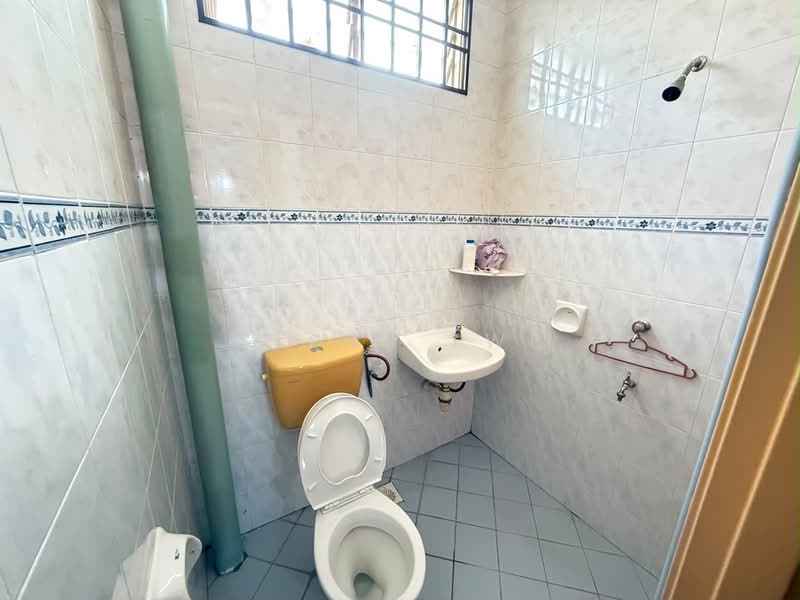 2-storey Terraced House for Rent in Taman Sri Pulai Perdana (Skudai) - Glenn Twe - Bathroom - PropertyGuru.com.my
