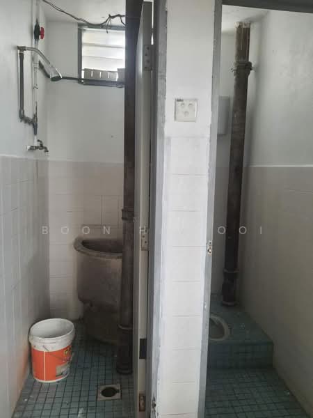 Rumah Flat untuk Disewa di Taman Belimbing II - Boon Haw Ooi - Bathroom - PropertyGuru.com.my