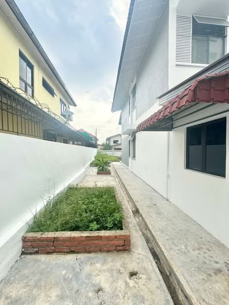 Bungalow House for Sale in Taman Kebun Teh (Johor Bahru) - Queena Sim - Exterior - PropertyGuru.com.my