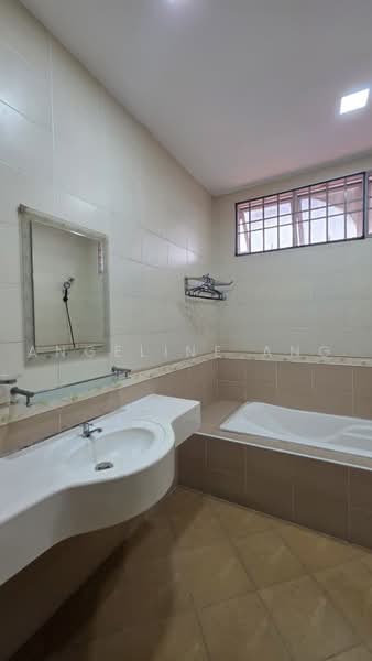 Rumah Teres 2-Tingkat untuk Disewa di Usj 1 (Subang Jaya) - ANGELINE ANG - Bathroom - PropertyGuru.com.my
