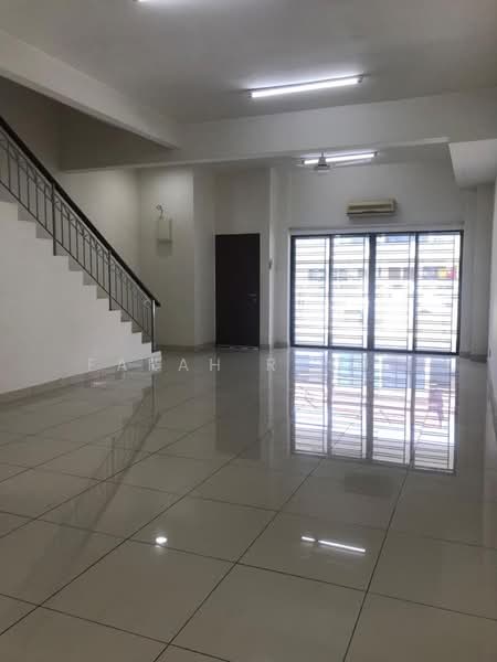 2-storey Terraced House for Sale in Bandar Puteri Klang (Klang) - Farah Rasul - Living Room - PropertyGuru.com.my